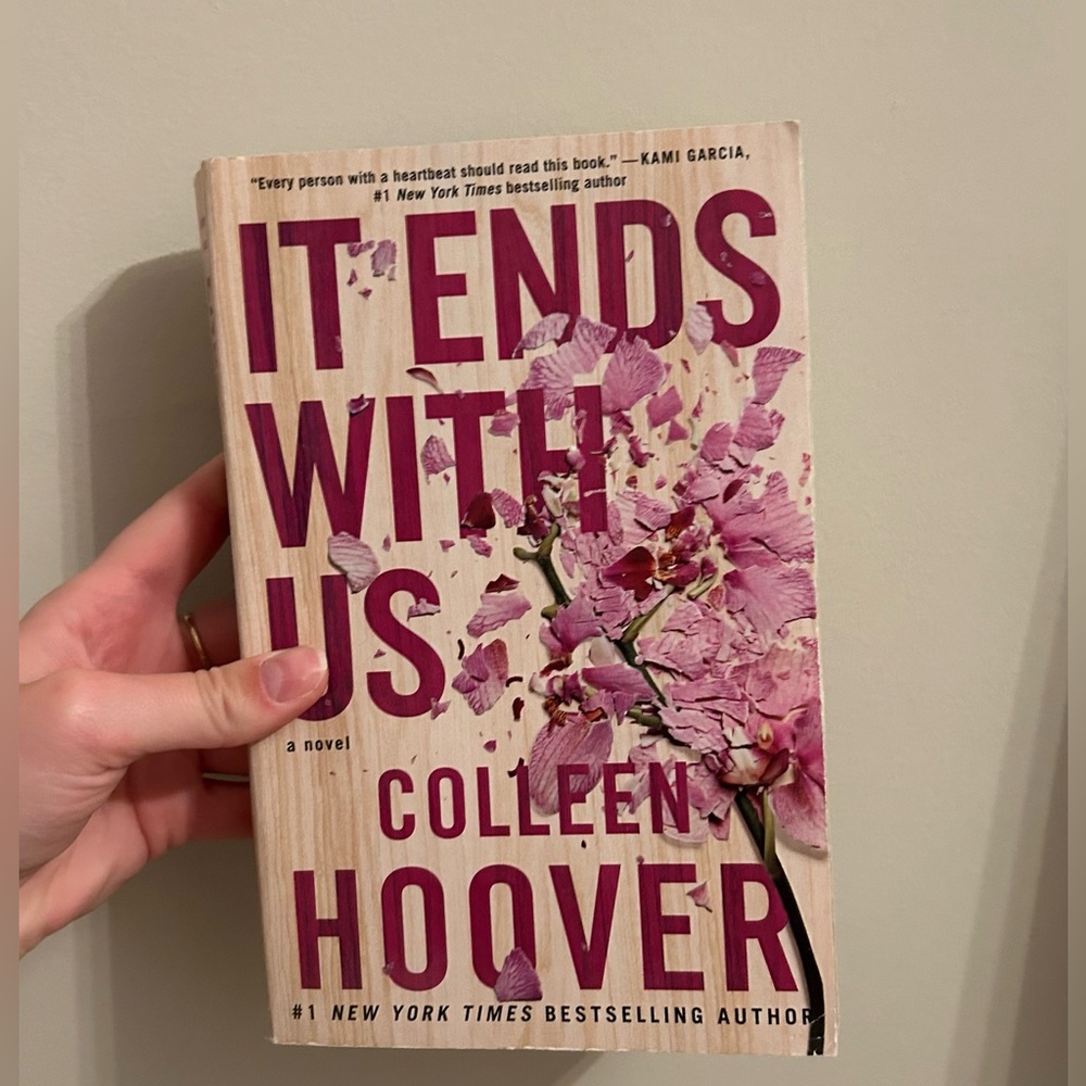 It Ends With Us by Colleen Hoover